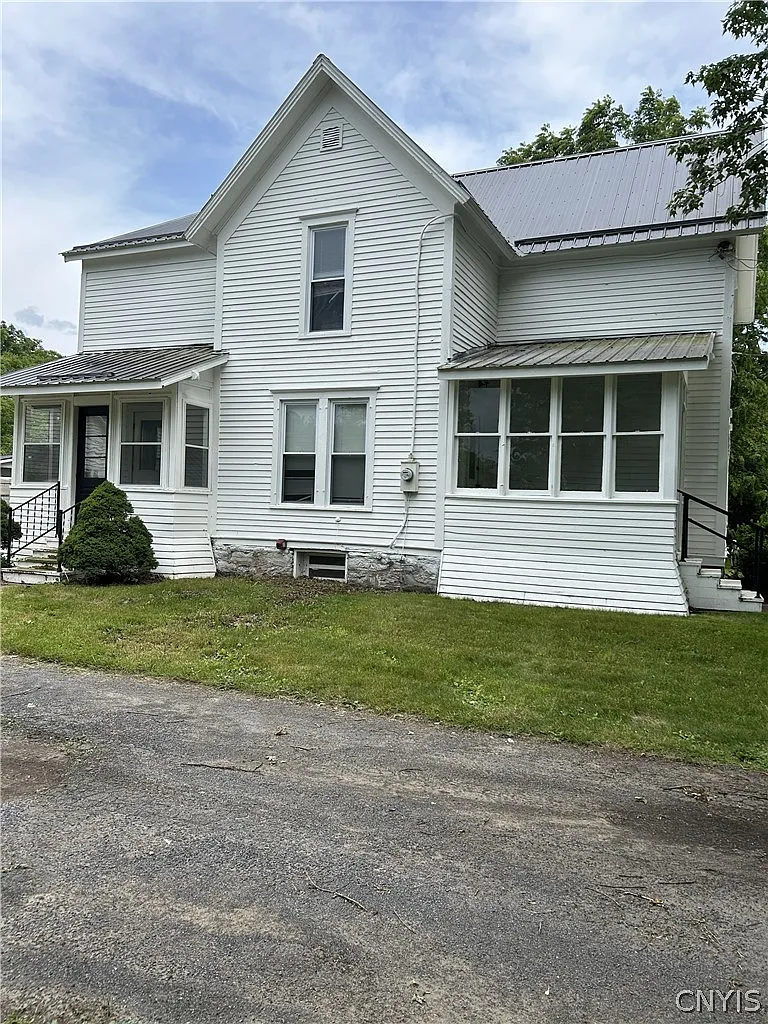 3 bed, 2.5 bath, 1573 sqft, $2,200 — Photo 3