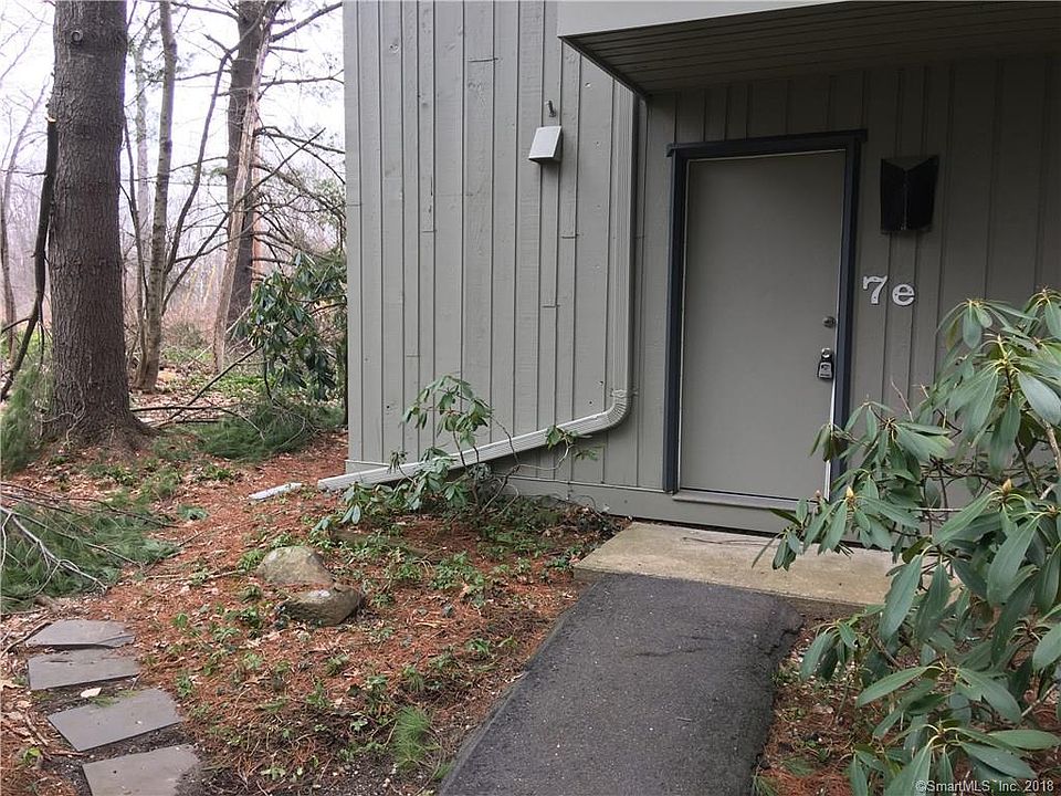2nd image of 7 Lyle Ct #7E