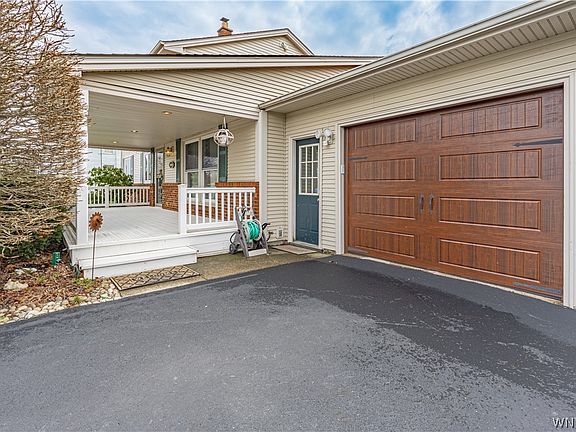 3rd image of 7406 Chestnut Ridge Rd