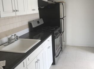 14248 Booth Memorial Ave, Flushing, NY 11355