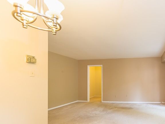 5th image of 10642 Montrose Ave APT 102