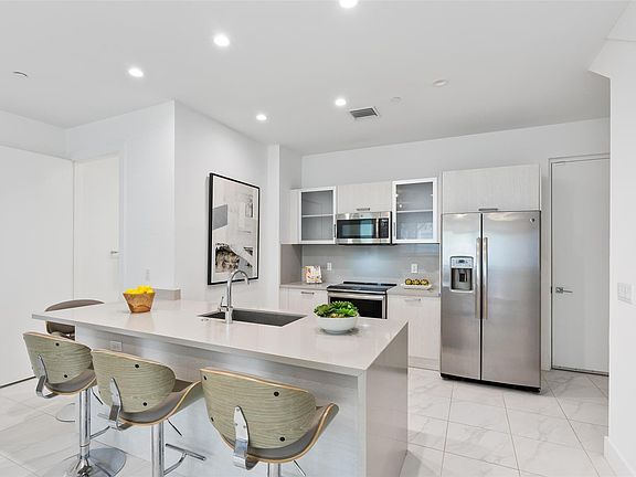 4th image of 1044 NE 18th Avenue #101