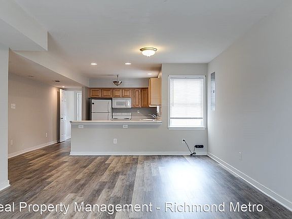 2nd image of 1820 Parkwood Ave