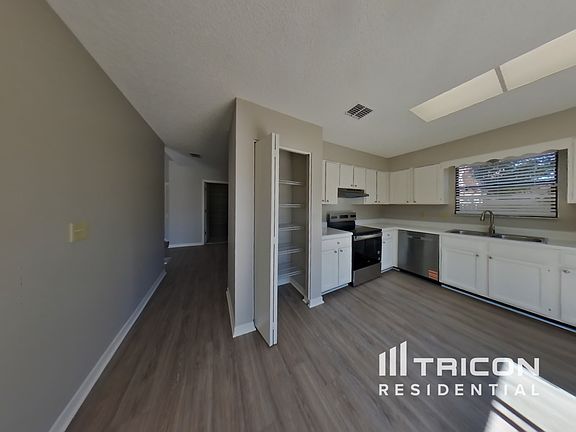 5th image of 8317 Cross Timbers Dr W