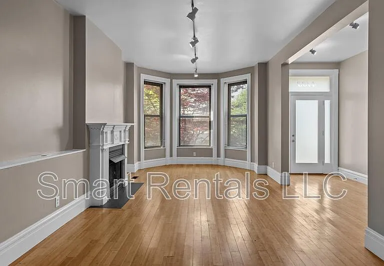 4133 Laclede Ave #1 — Photo 10