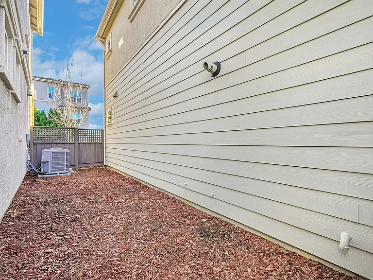 2933 Stringham Way — Photo 31