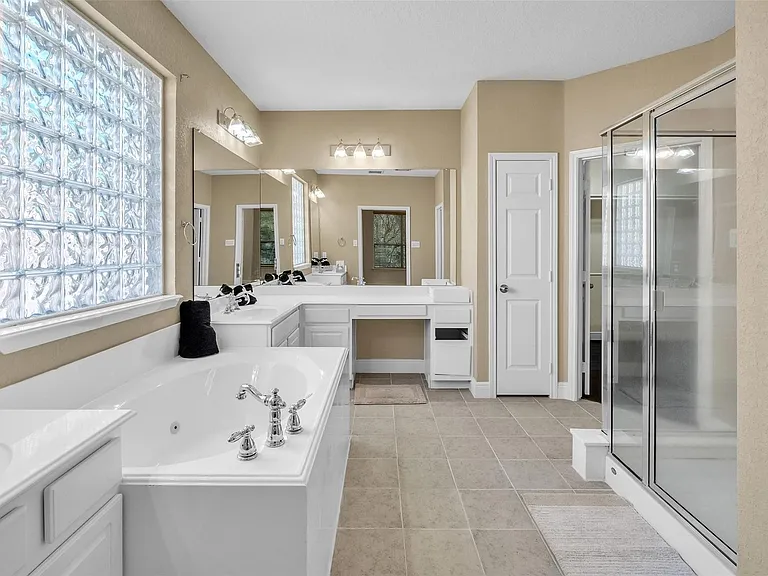 5303 Riverstone Crossing Dr — Photo 18