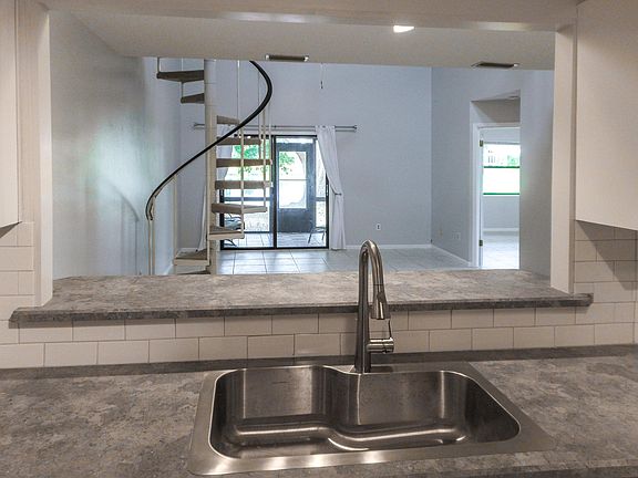 5th image of 2047 Cornell Pl #24