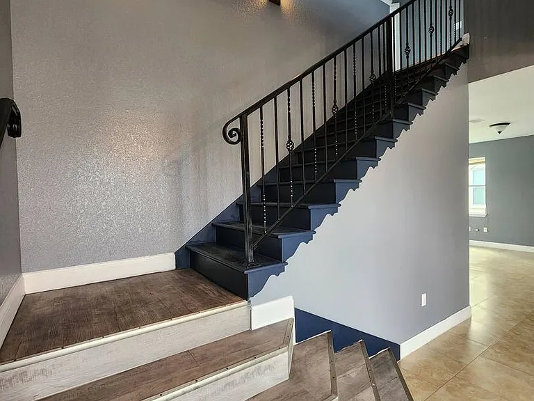 328 Dundee Dr — Photo 16