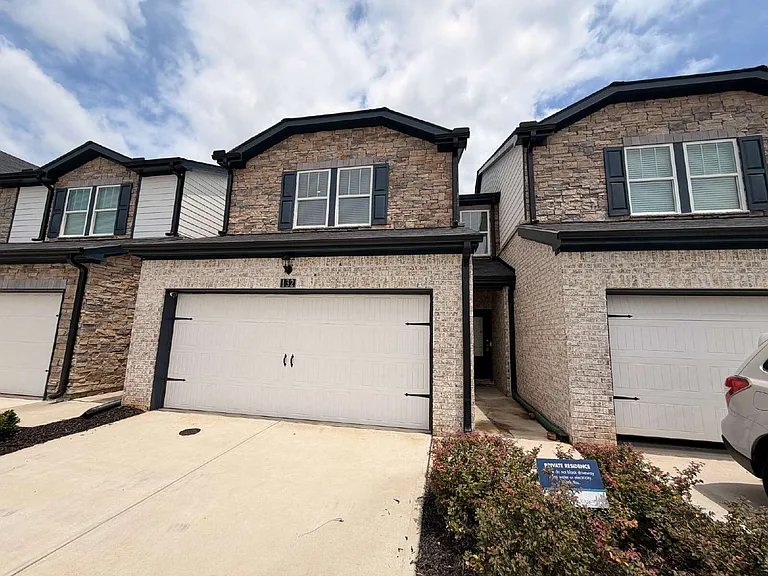 132 Harpy Dr — Photo 2