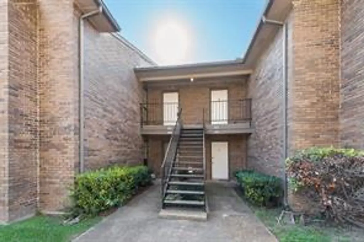 Building Photo - 4464 Chaha Rd #205