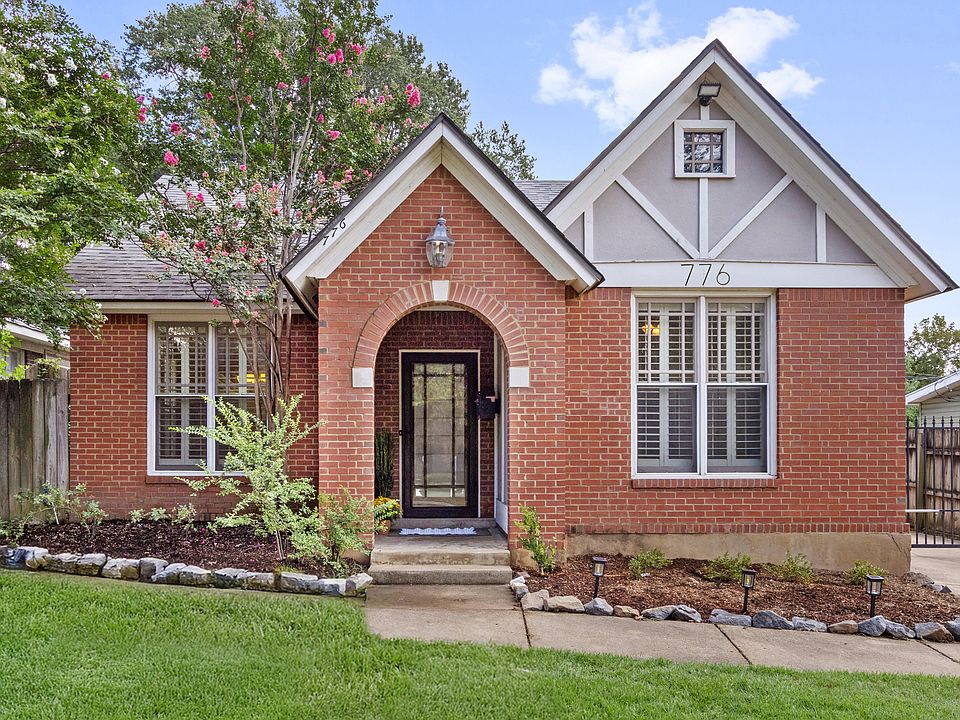 Charming entrance