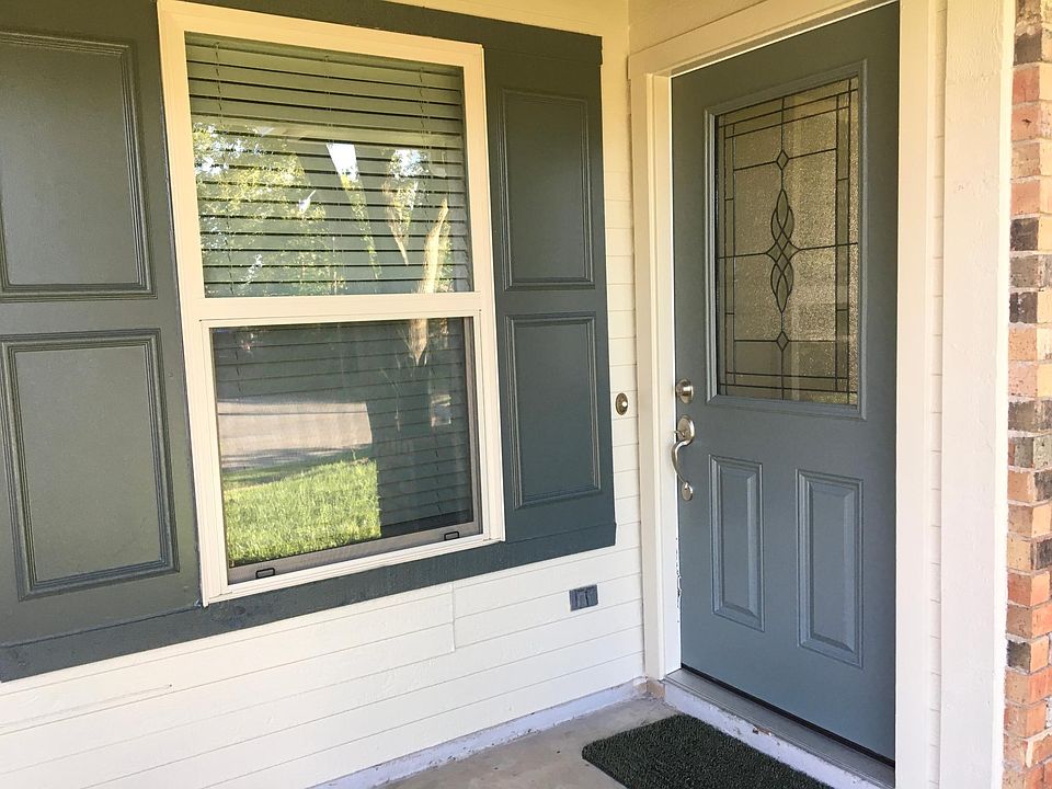 2nd image of 2613 Oakmont Ct