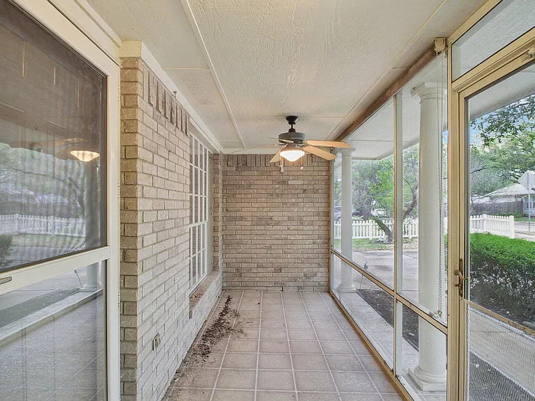 1300 Leah Ln — Photo 5