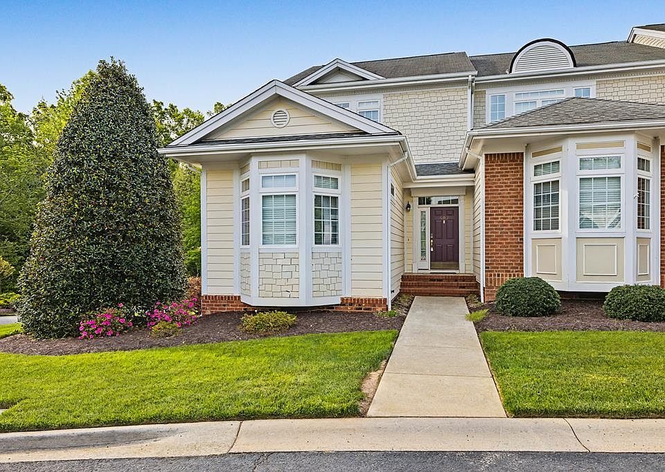 1st image of 600 Edgewood Cir