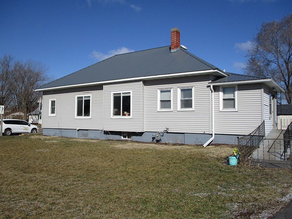1st image of 328 S Marquette Rd