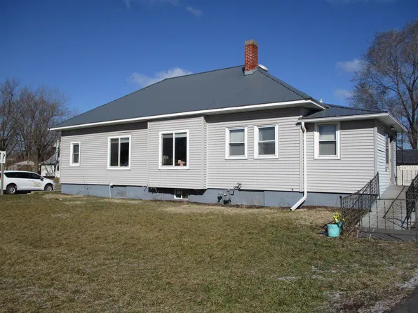 328 S Marquette Rd, Prairie Du Chien, WI 53821