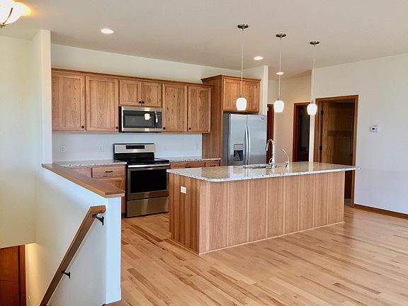 5th image of 828 Whispering Pines Cir
