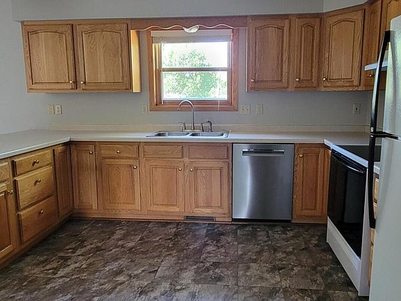 3rd image of 403/405 Water St E