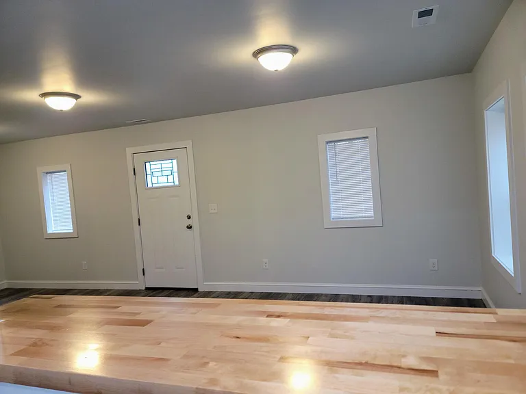 617 Brookshire St — Photo 10