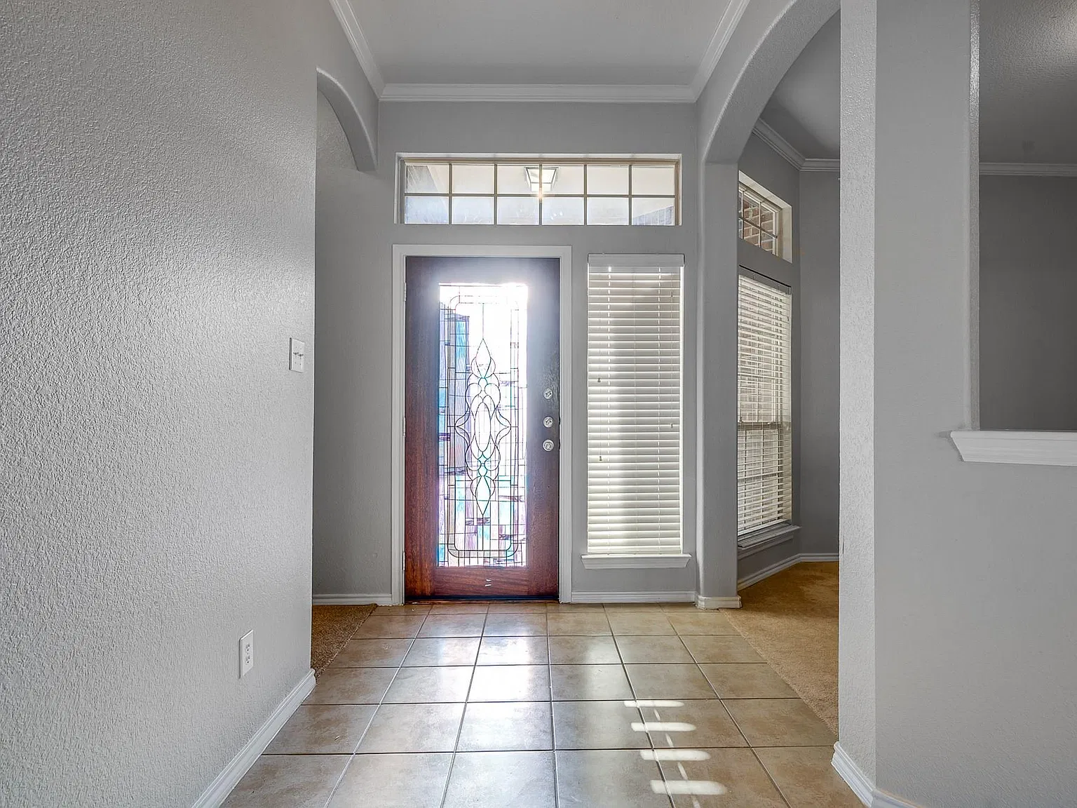4 bed, 2228 sqft, $2,700 — Photo 4