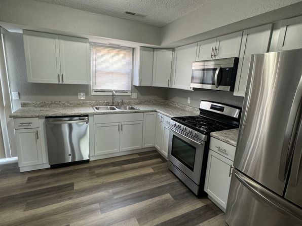 366 Douglas Ave #3
