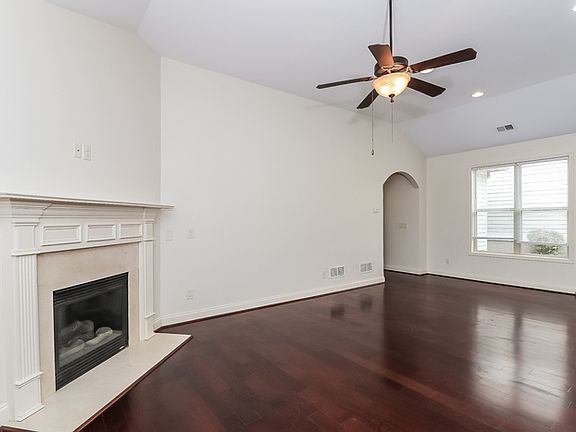 2nd image of 229 Highland Village Ln
