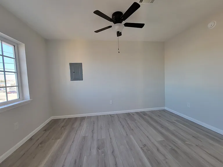 204 Ash St #7 — Photo 6
