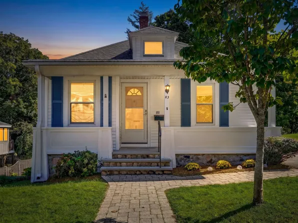 83 Beacon St, Melrose, MA 02176