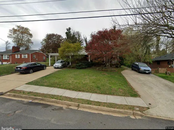 6105 Munson Hill Rd, Falls Church, VA 22044