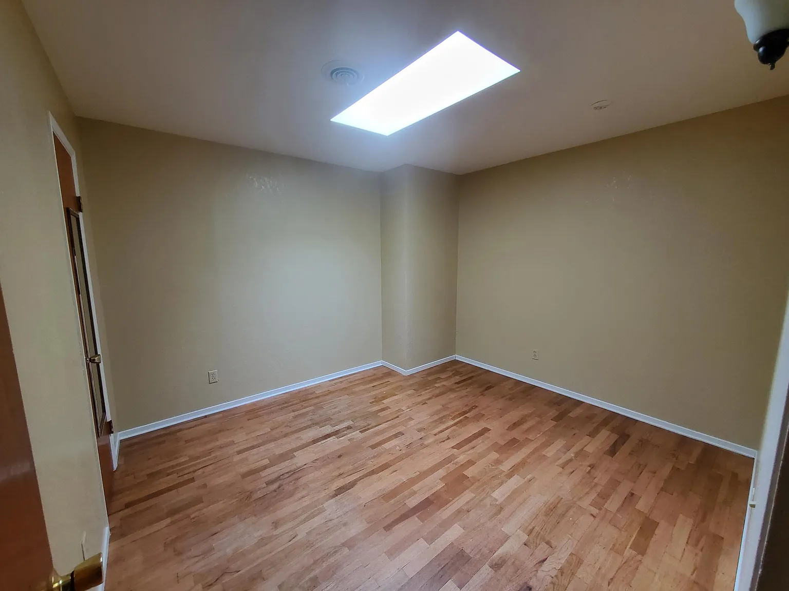 3 bed, 82350 sqft, $1,000 — Photo 2