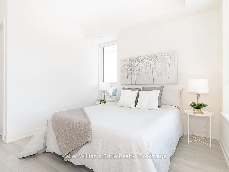 212 King William St #405 — Photo 16