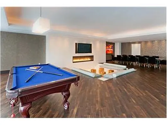 Rented by R New York | media 6