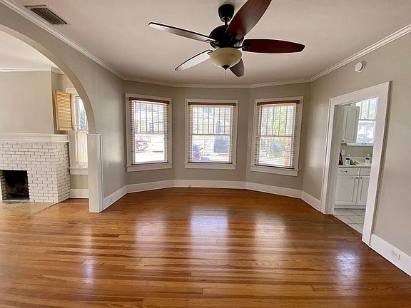 4th image of 865 13th Ave N