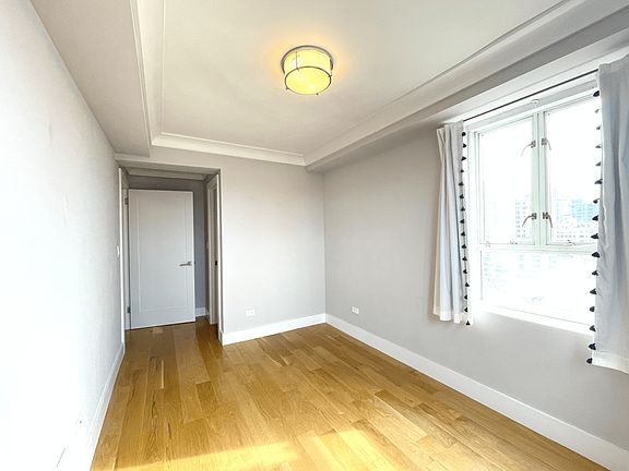 5th image of 752 W End Ave APT 20C