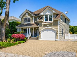71 McCue Ln, Babylon, NY 11702