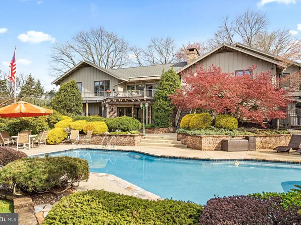 206 Log Pond Ln, Newtown, PA 18940