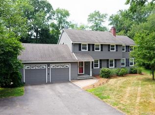 4 Colony Rd, Canton, CT 06019