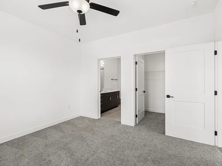 Metro 1 Apartments — Photo 5