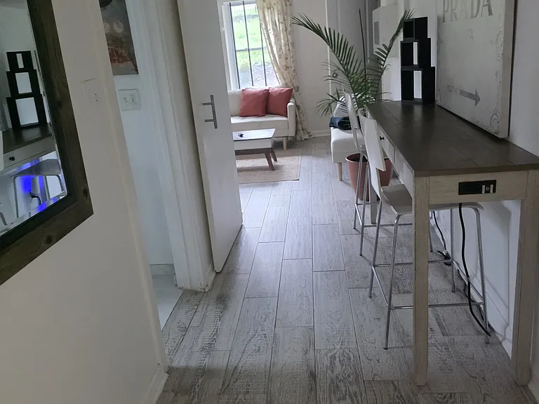 2080 E Roxboro Rd NE — Photo 12