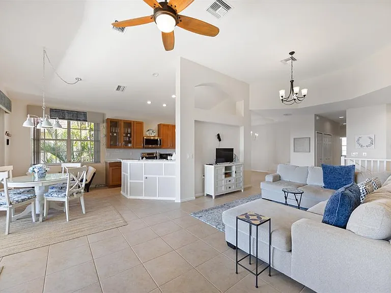 4604 Club Dr #B202 — Photo 7