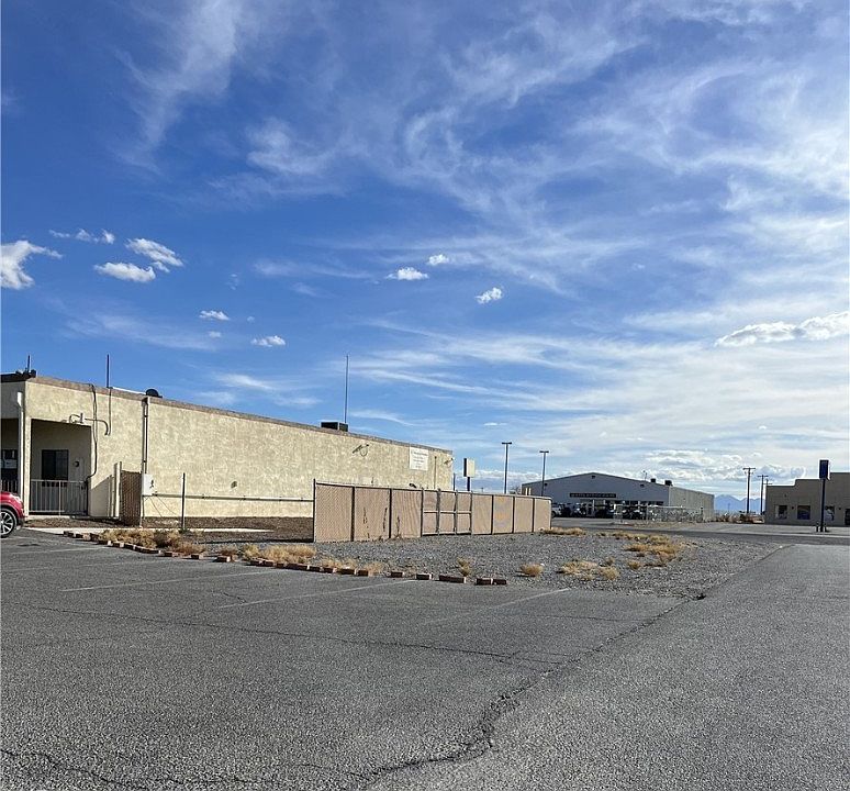 2nd image of 1270 E Calvada Blvd