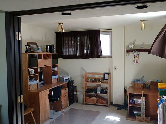 Possible 4th bedroom/ Office