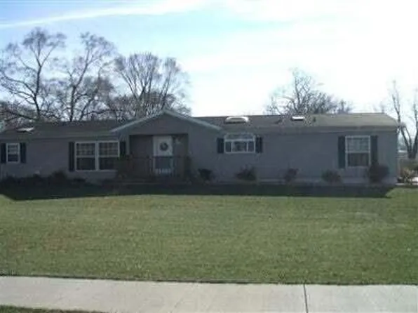 635 E 23rd Ct, Lake Station, IN 46405