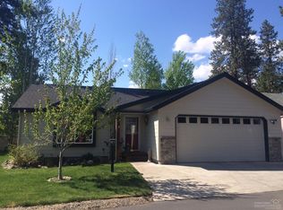 1039 W Yapoah Crater Dr, Sisters, OR 97759