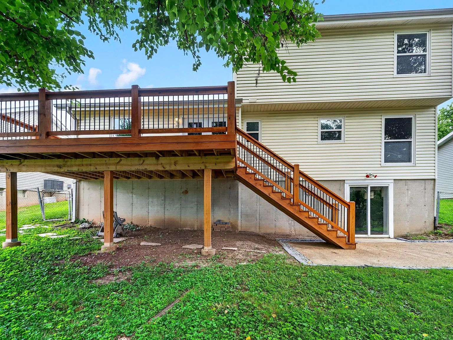 3 bed, 2353 sqft, $2,695 — Photo 4