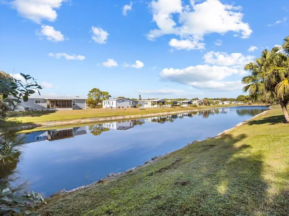 8221 Cinnamon Ln, Port Saint Lucie, FL 34952
