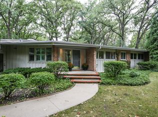 1030 Valley Rd, Lake Forest, IL 60045