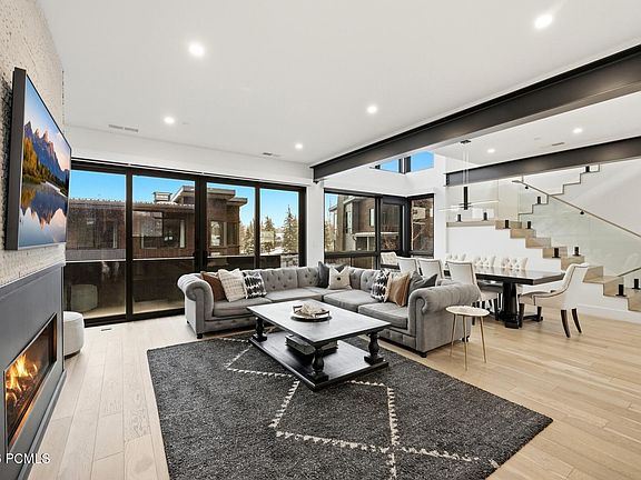 3rd image of 3589 Ridgeline Dr