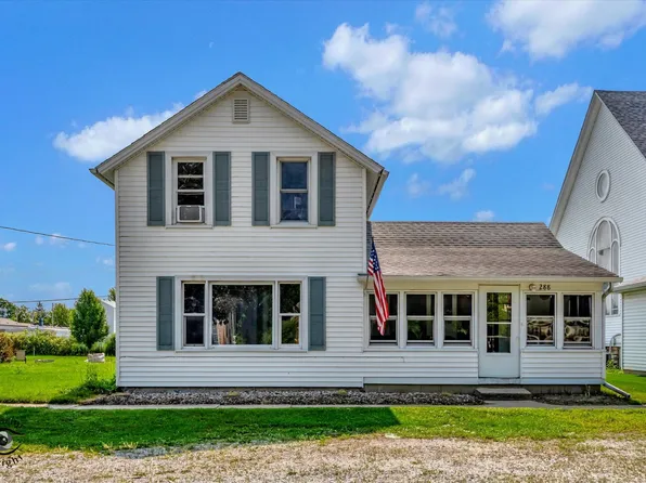 288 S Walnut St, Chebanse, IL 60922